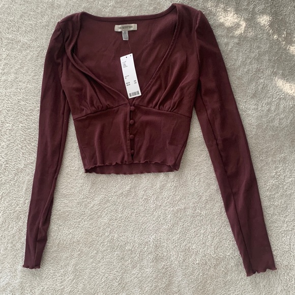 Urban Outfitters | Ruby Button Up Cropped Top - Picture 4 of 7